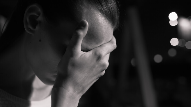 Guidance for doctors looking after people with severe eating disorders.
