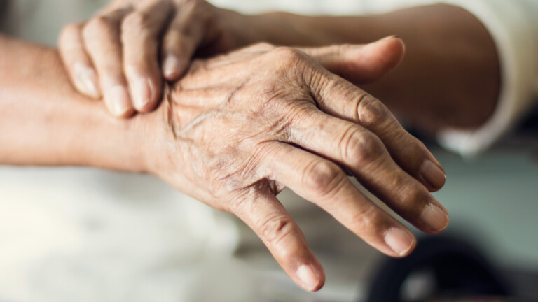 Parkinson's desease symptom.