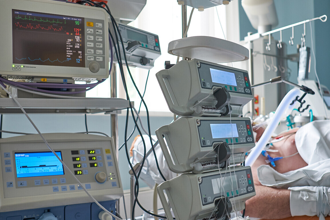 Critical state intubated on ALV patient in intensive care department