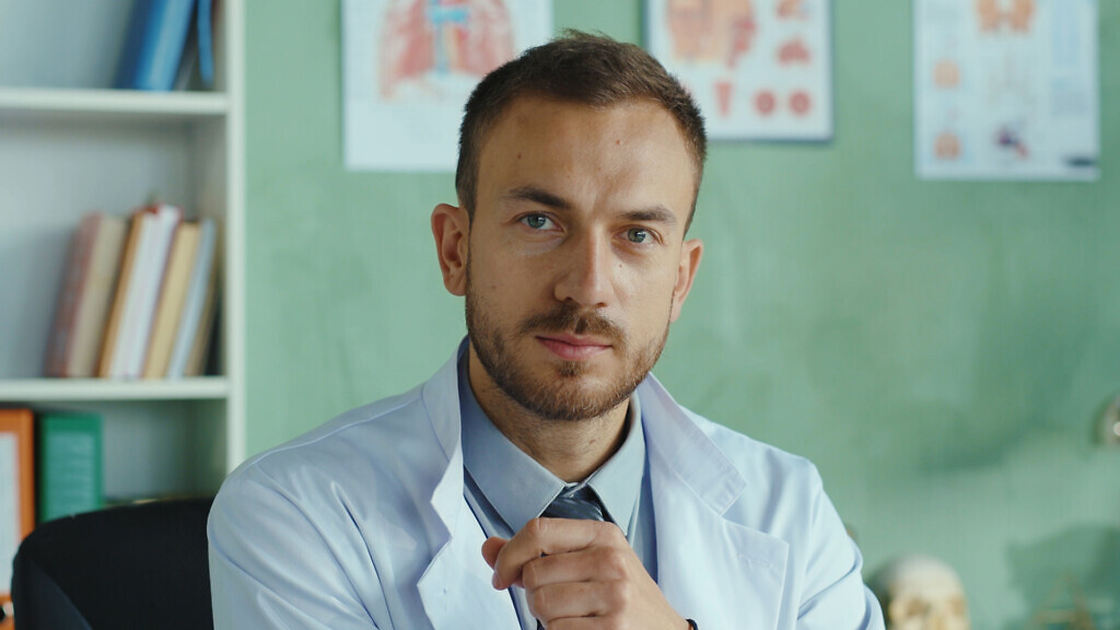 Doctor consulting a patient