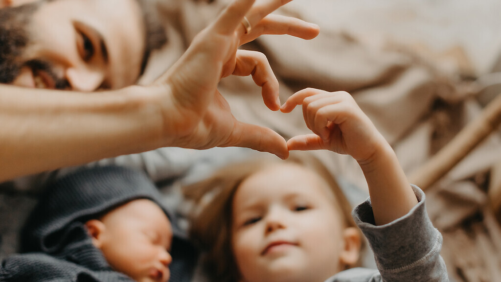 Dad family home life with 2 children