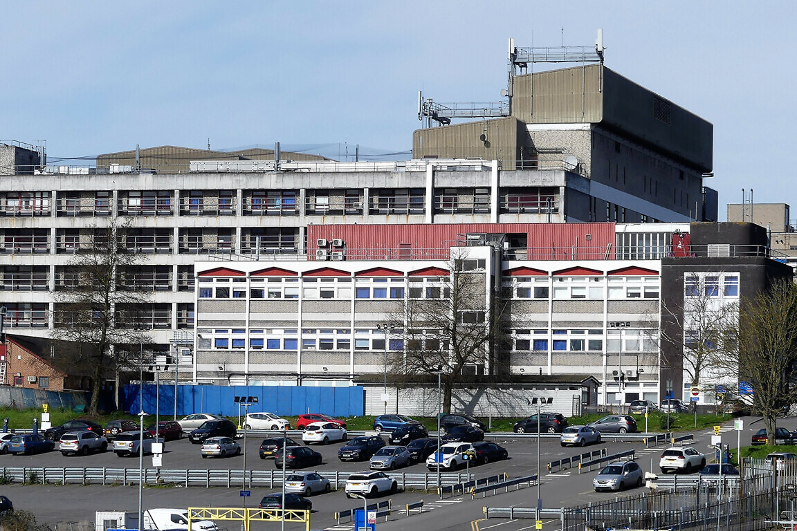 Watford General Hospital, Vicarage Road, Watford. Watford General Hospital is operated by West Hertfordshire Hospitals NHS Trust.