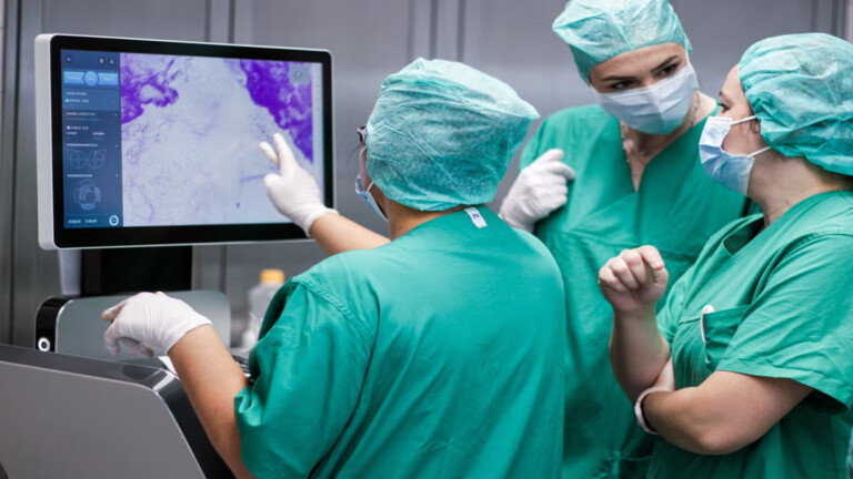 SamanTree Medical's Histolog scanner.