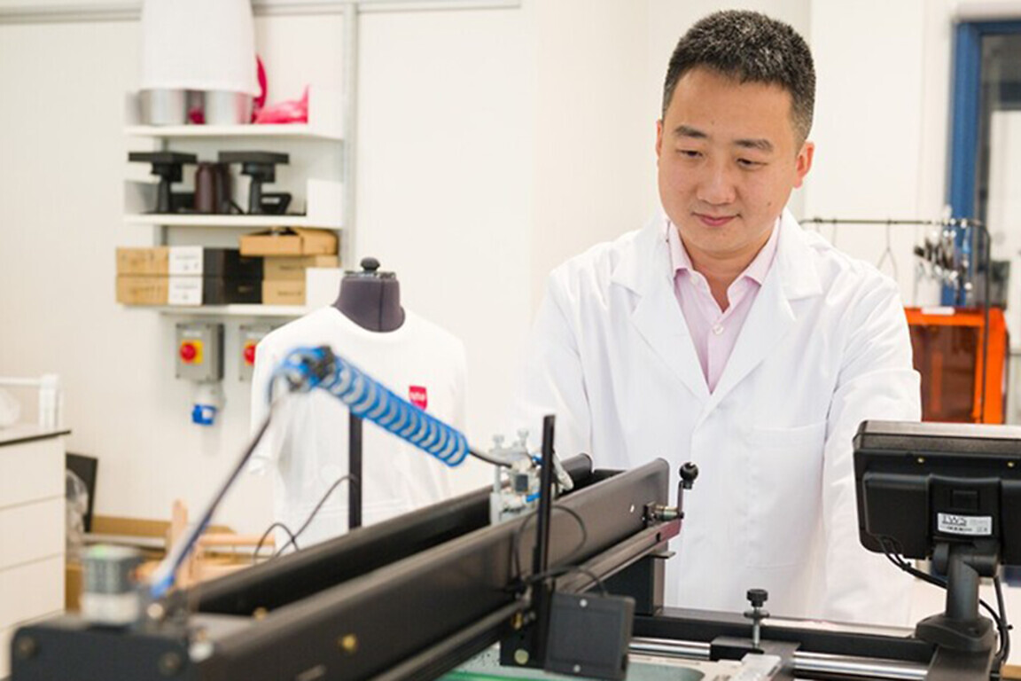 Prof Yang Wei of Axoband