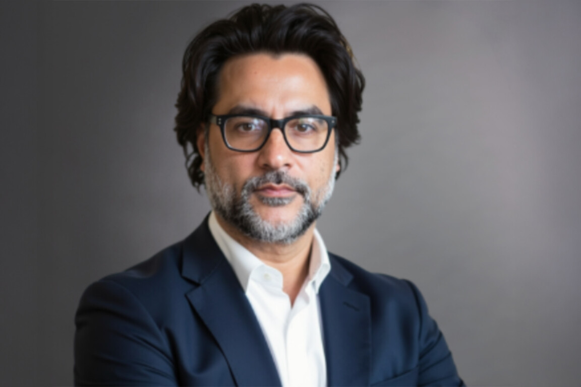 Sina Bari, vice president of healthcare and life sciences AI at iMerit.