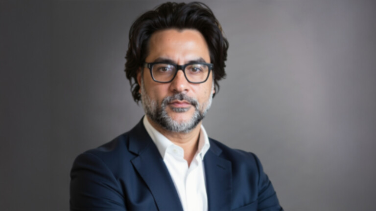 Sina Bari, vice president of healthcare and life sciences AI at iMerit.